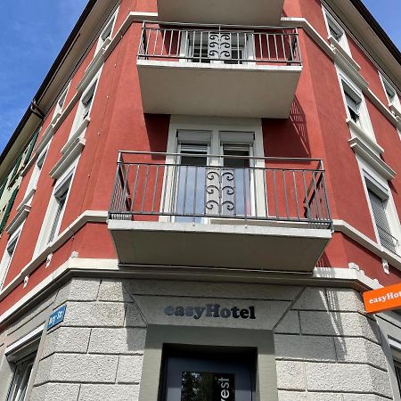 Easyhotel Zurich West Exterior photo